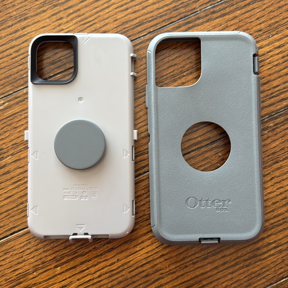 iPhone 11 Pro Max Otter box with Popsocket - Picture 6 of 6